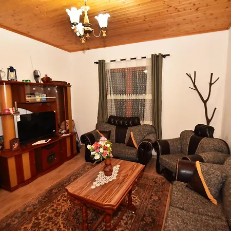 Villa Hidden Gem Guri i Zi