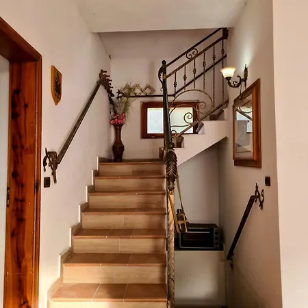 Villa Hidden Gem Guri i Zi